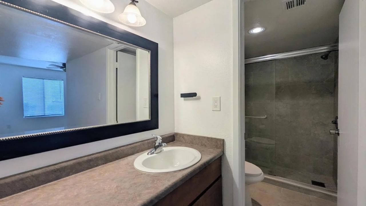 Real Estate Picture 18
