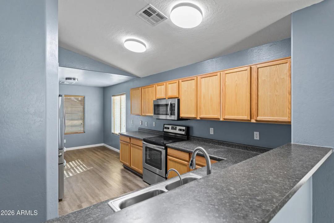 Real Estate Picture 6