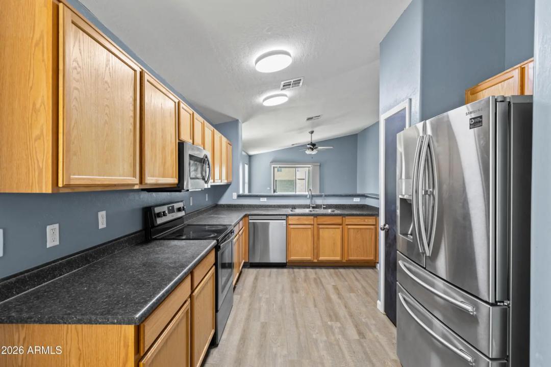 Real Estate Picture 8