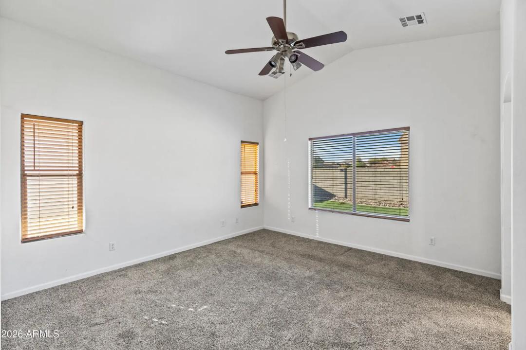 Real Estate Picture 14