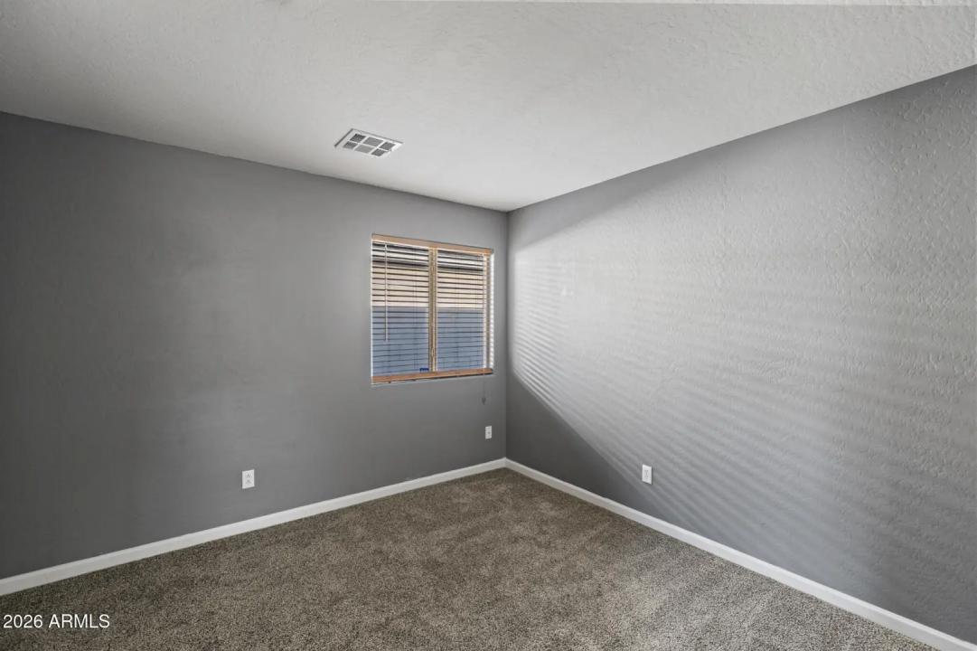 Real Estate Picture 17