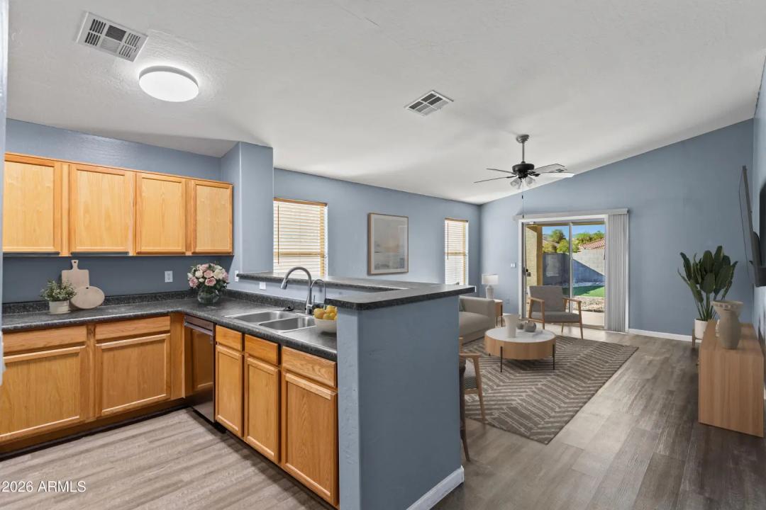 Real Estate Picture 5