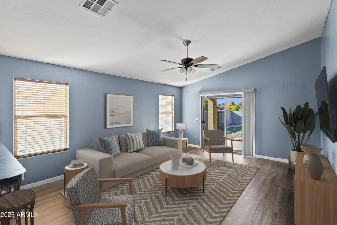 Real Estate Picture 3