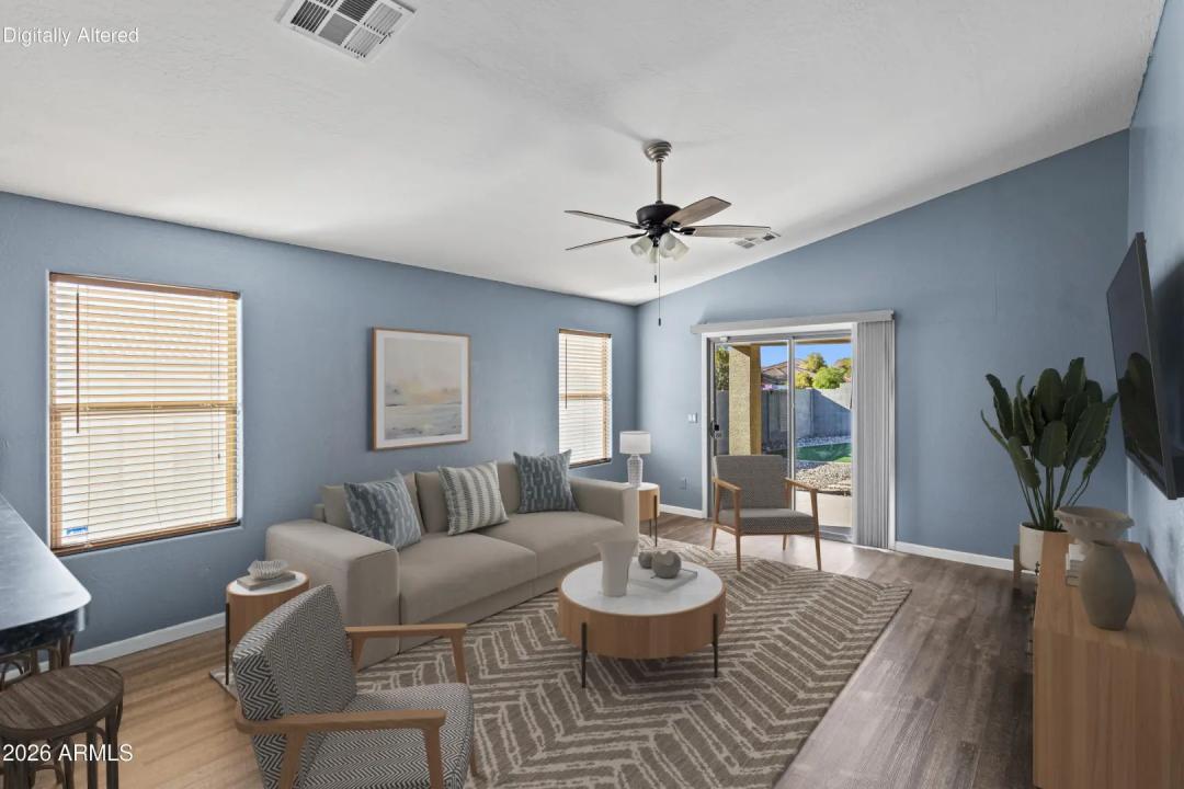 Real Estate Picture 4