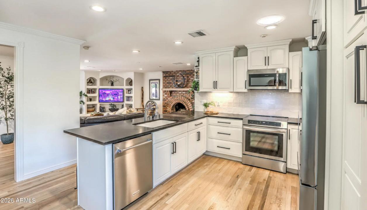 Real Estate Picture 28