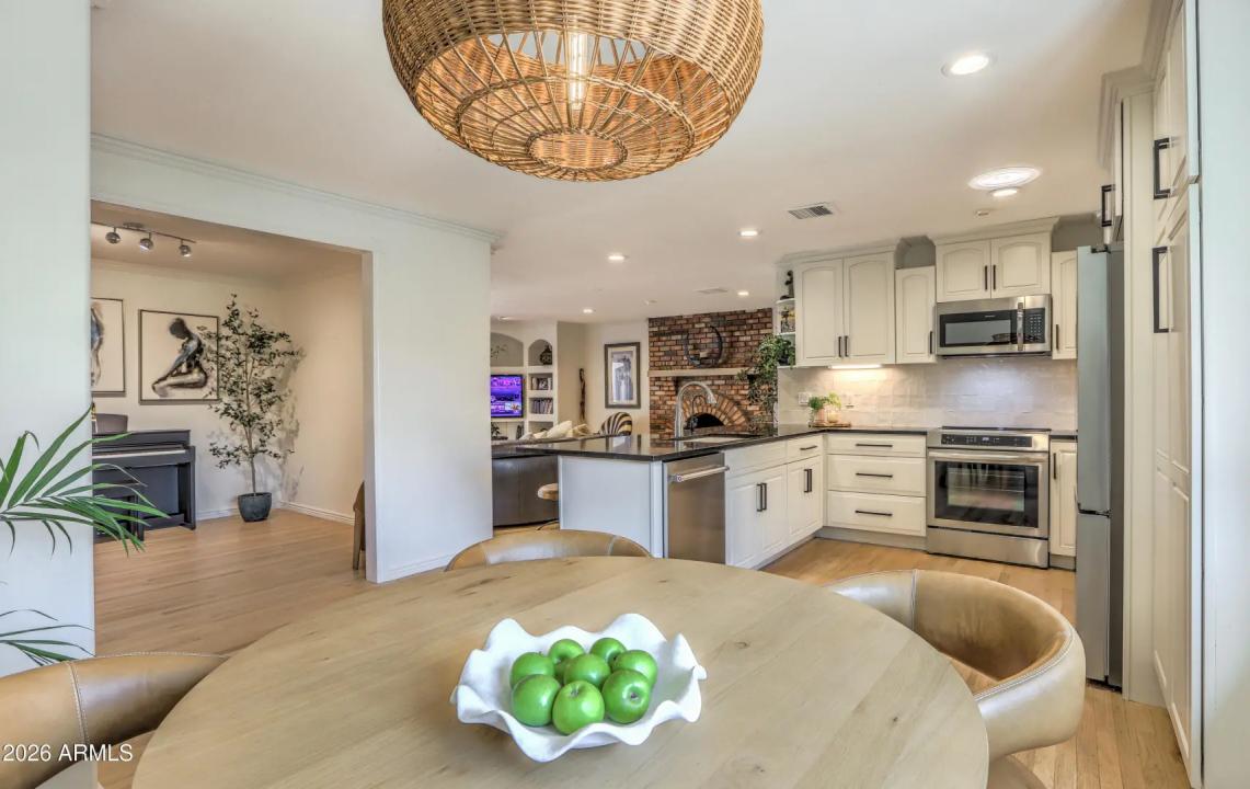 Real Estate Picture 30