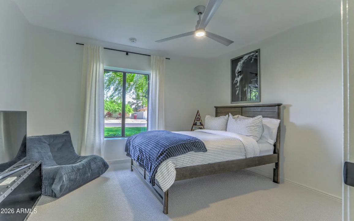 Real Estate Picture 50