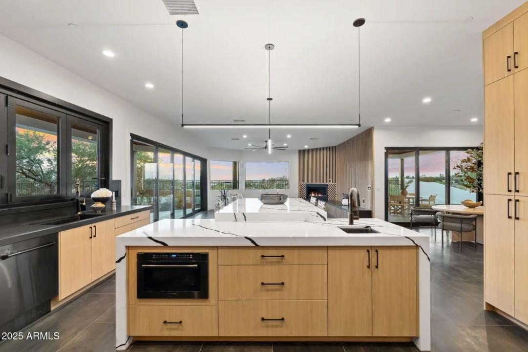 Real Estate Picture 10