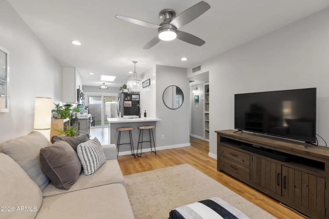 Real Estate Picture 7