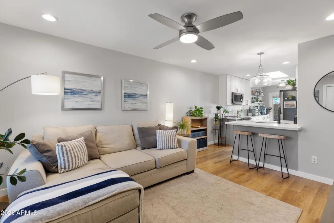 Real Estate Picture 8