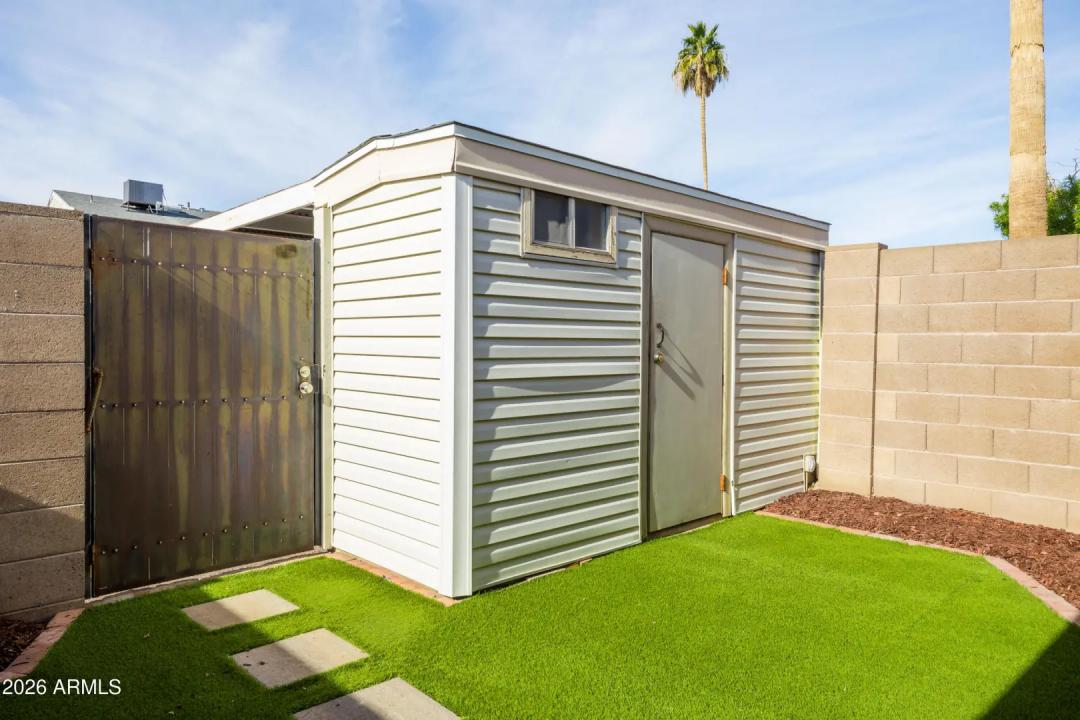 Real Estate Picture 13