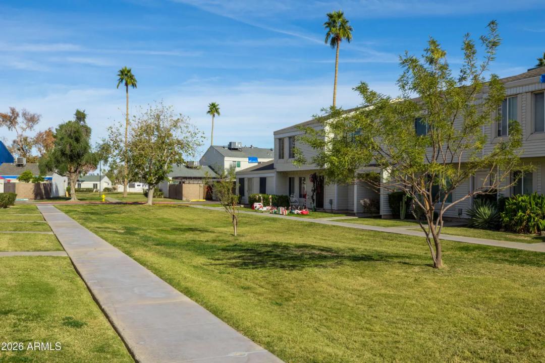 Real Estate Picture 25