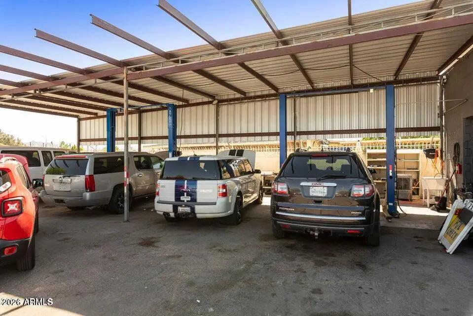 Real Estate Picture 3