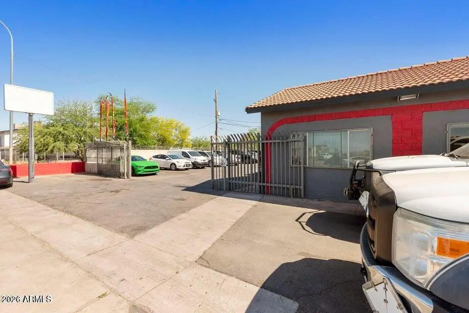 Real Estate Picture 5