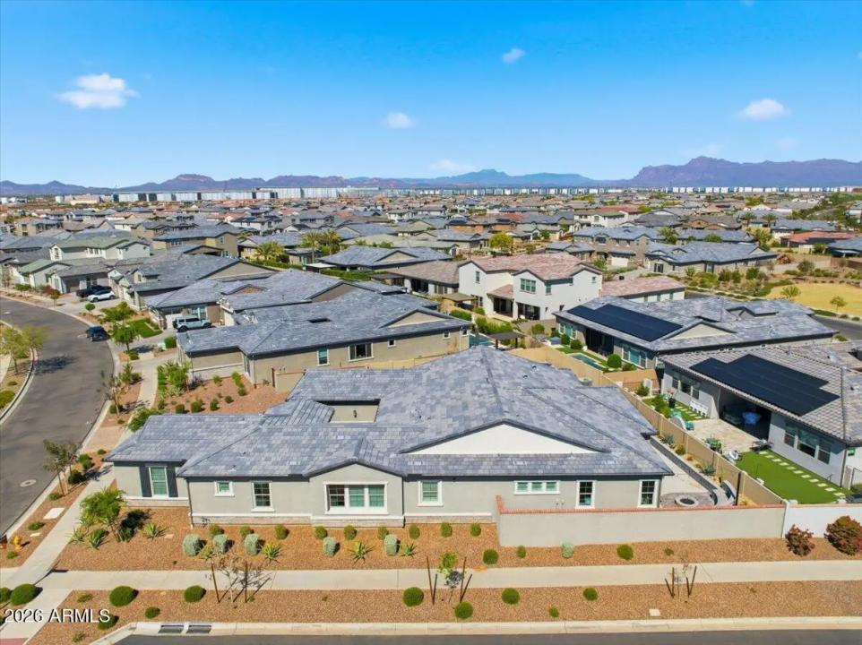 Real Estate Picture 1