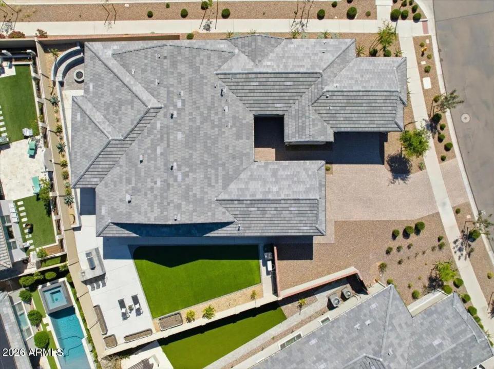 Real Estate Picture 2