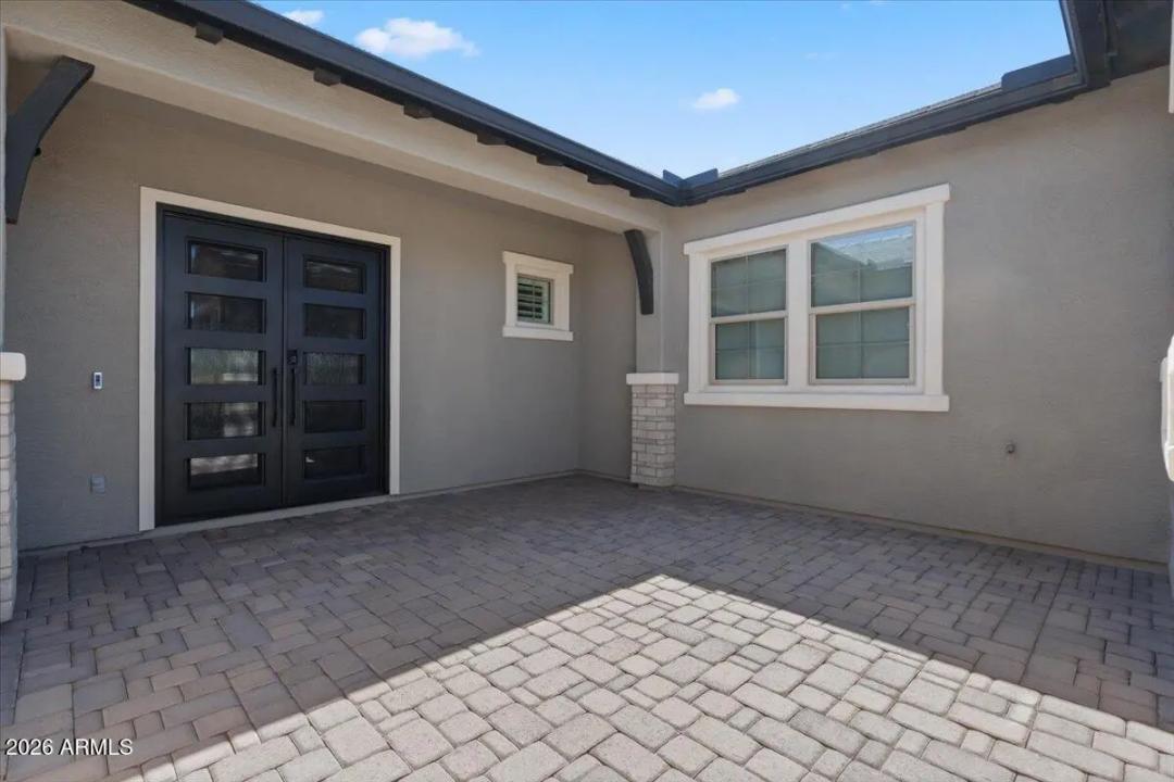 Real Estate Picture 9