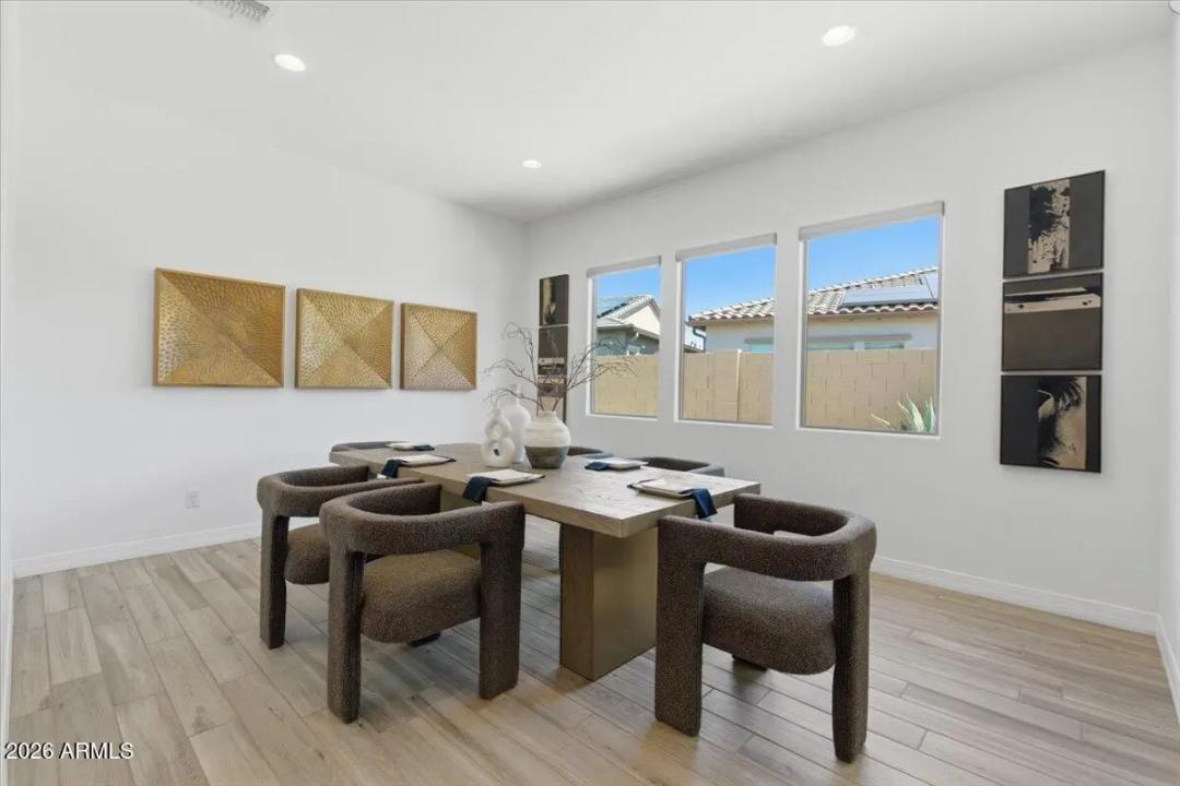 Real Estate Picture 16