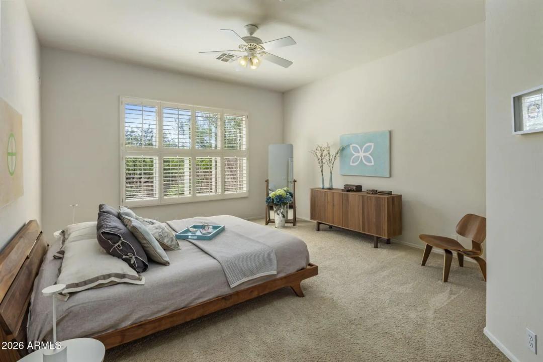 Real Estate Picture 16