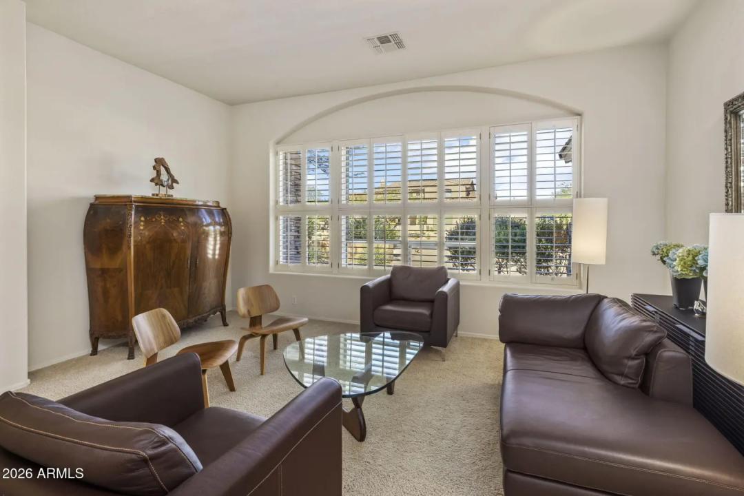 Real Estate Picture 14