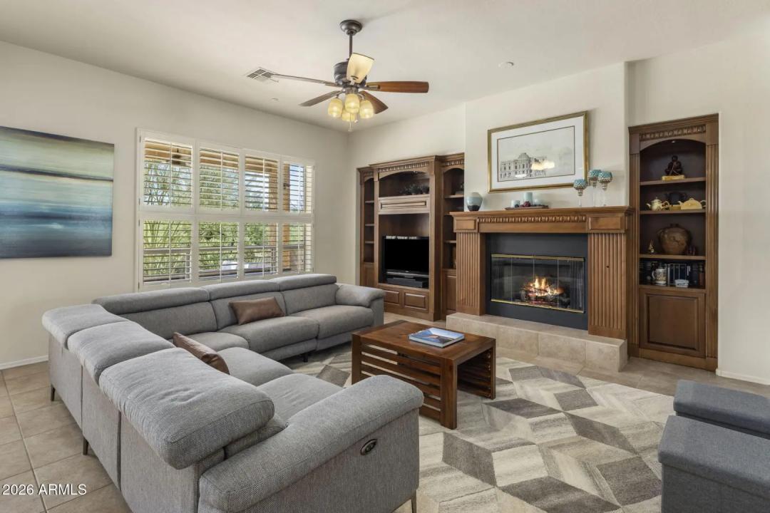 Real Estate Picture 4