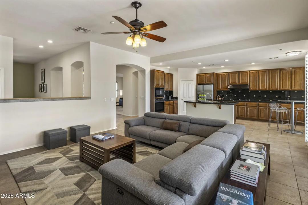 Real Estate Picture 5