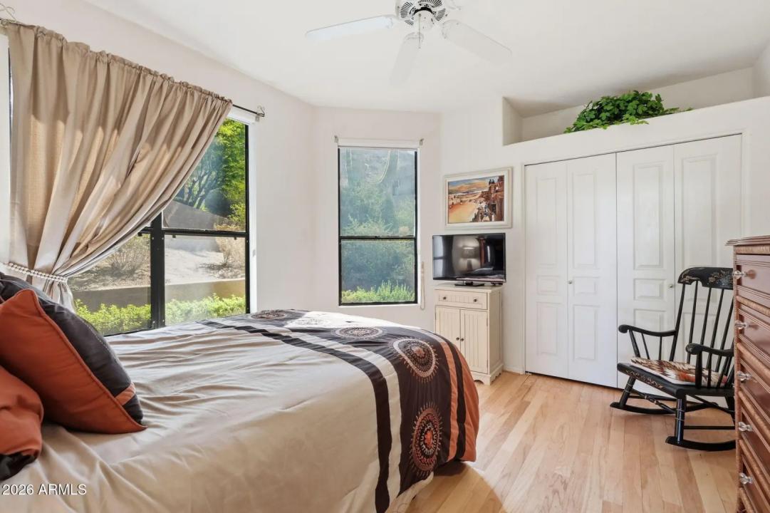 Real Estate Picture 7