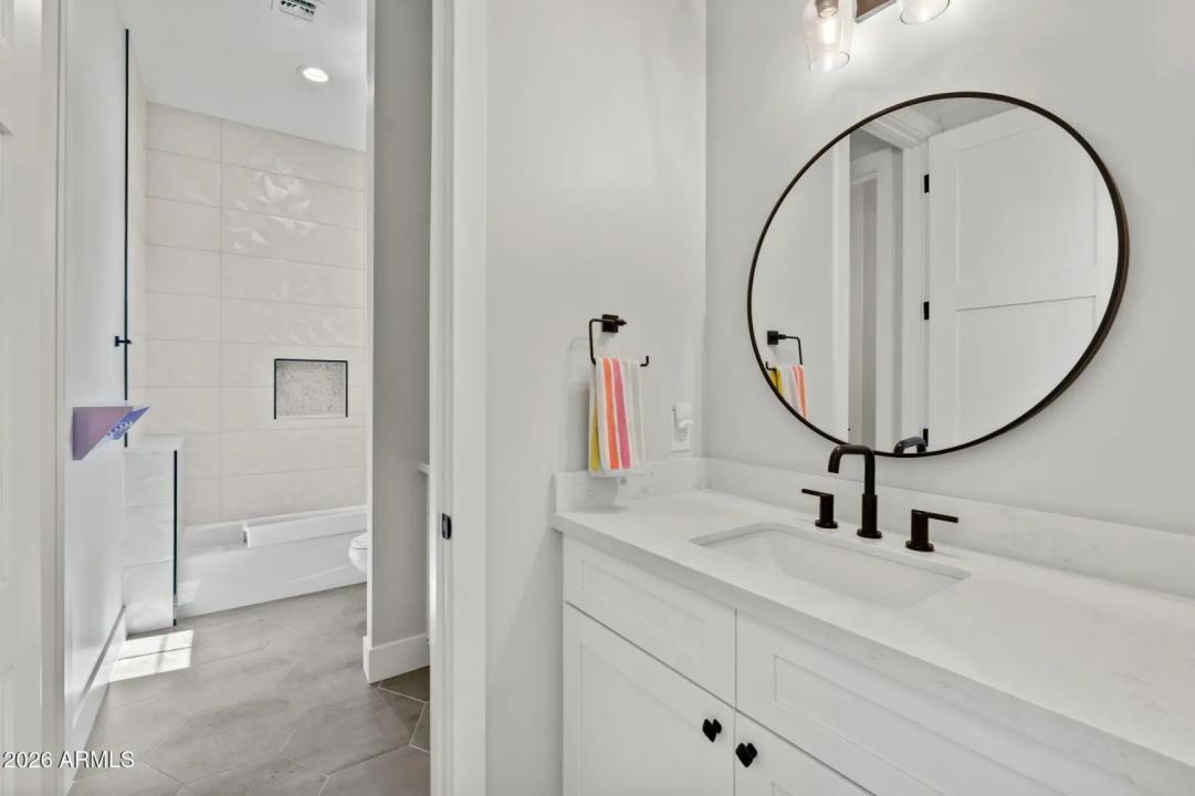 Real Estate Picture 39