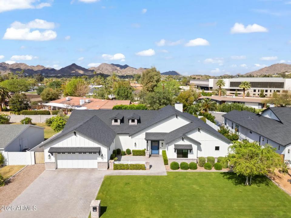 4164 E Camelback Road Phoenix AZ 85018