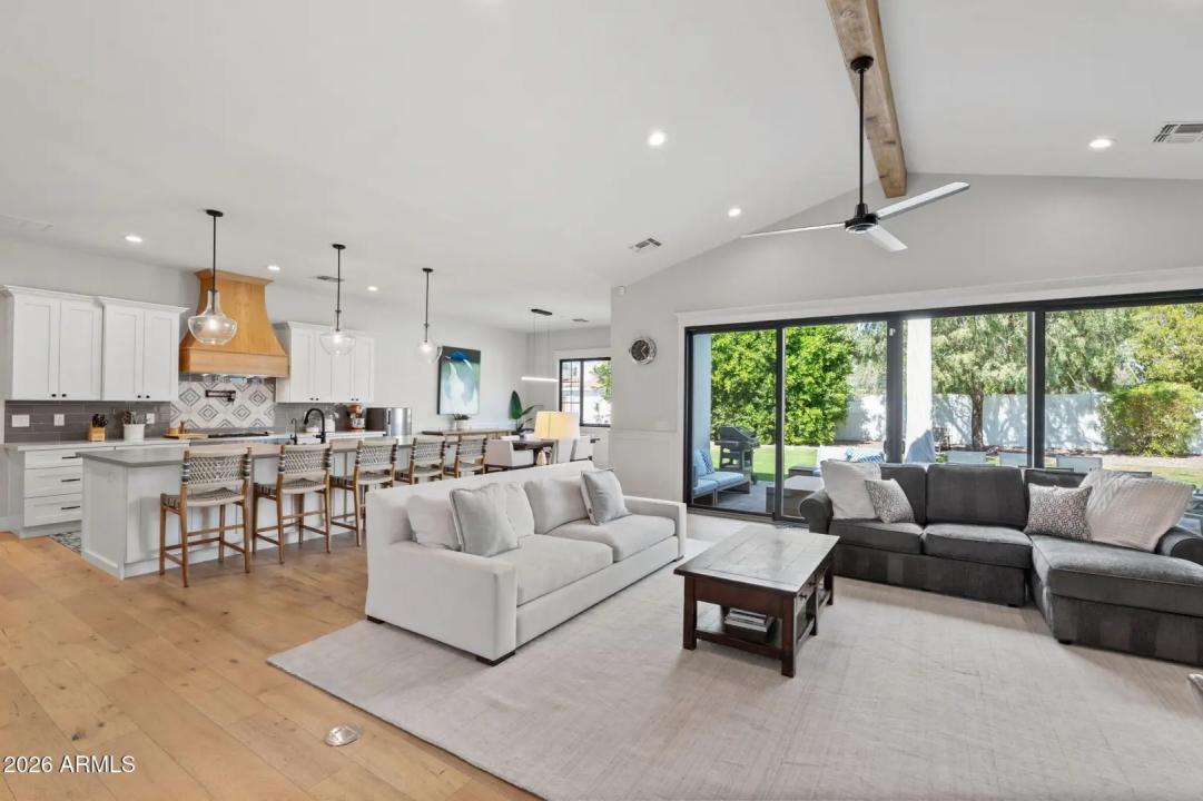 Real Estate Picture 22