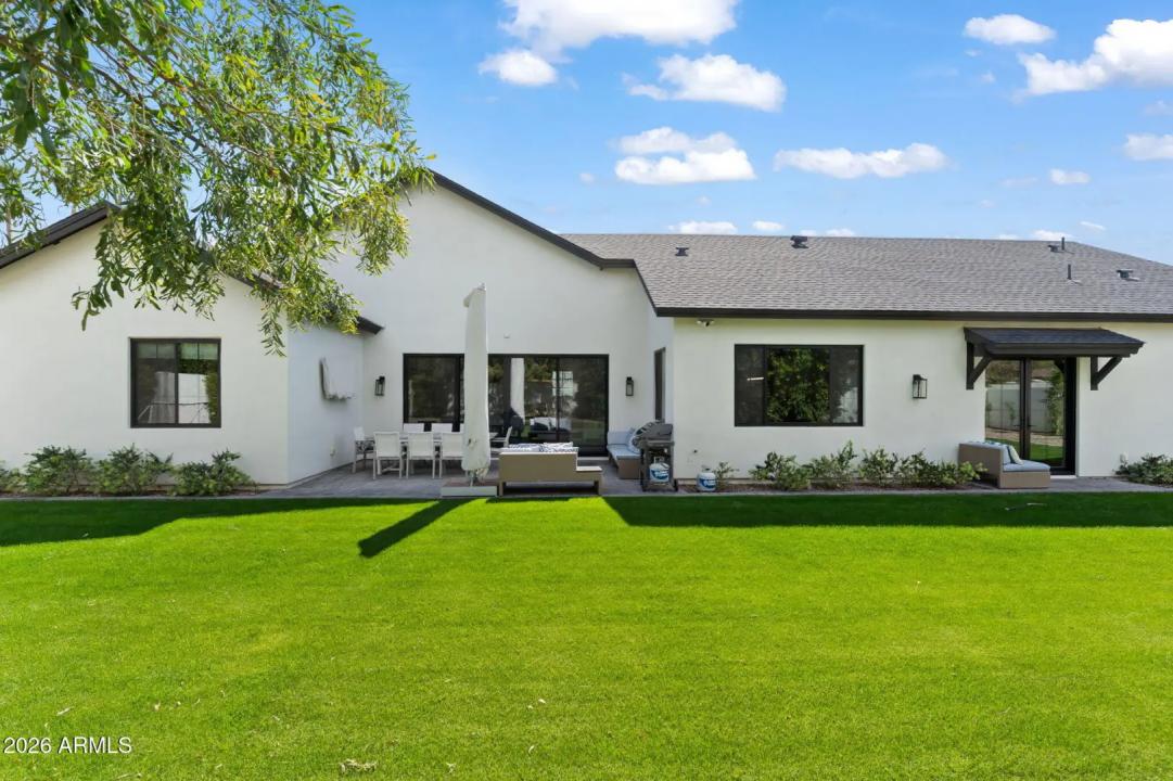 Real Estate Picture 10