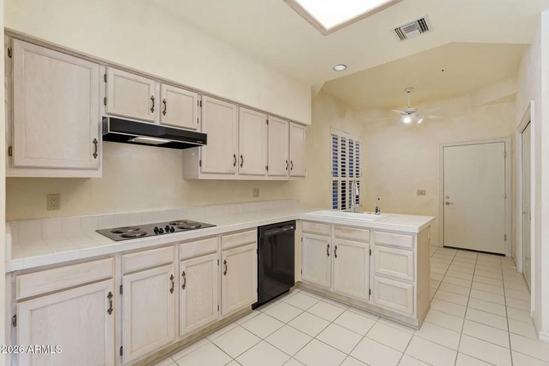 Real Estate Picture 20