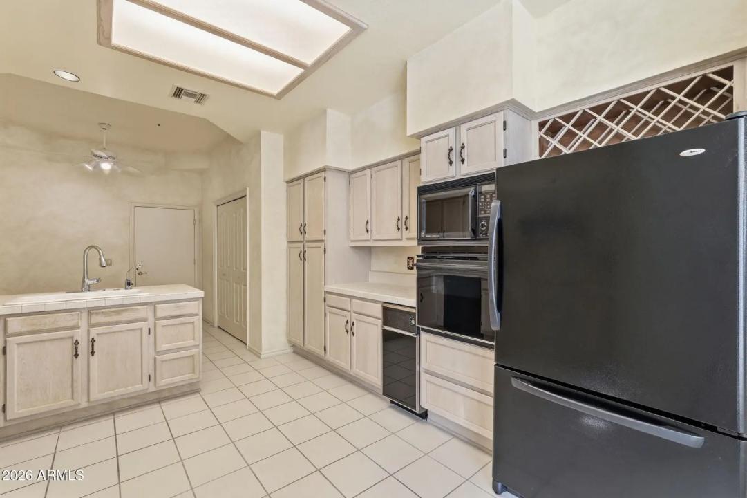 Real Estate Picture 22