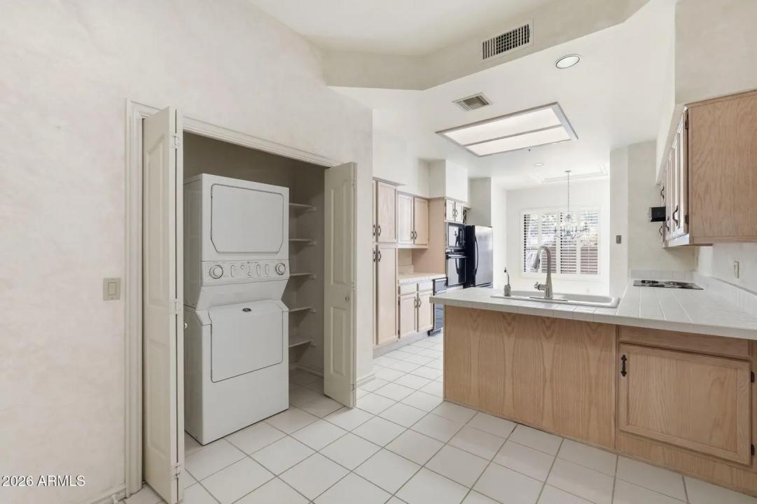 Real Estate Picture 23