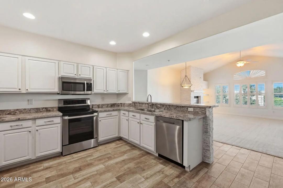 Real Estate Picture 15