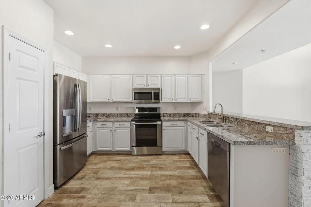 Real Estate Picture 16