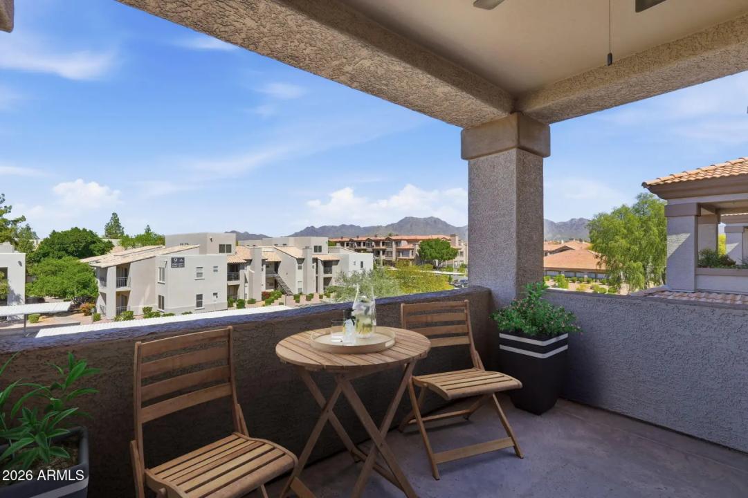 Real Estate Picture 4