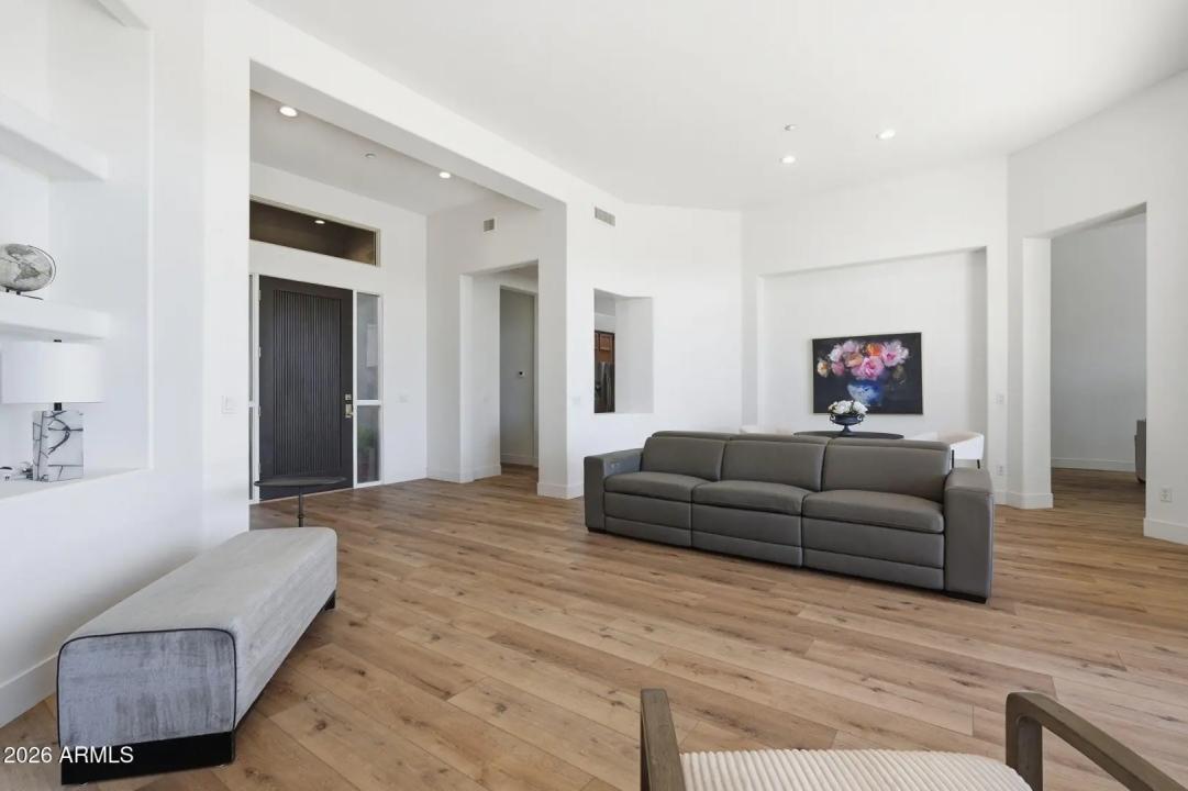 Real Estate Picture 20
