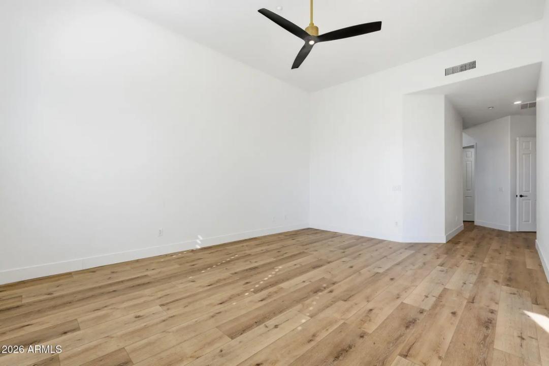 Real Estate Picture 39