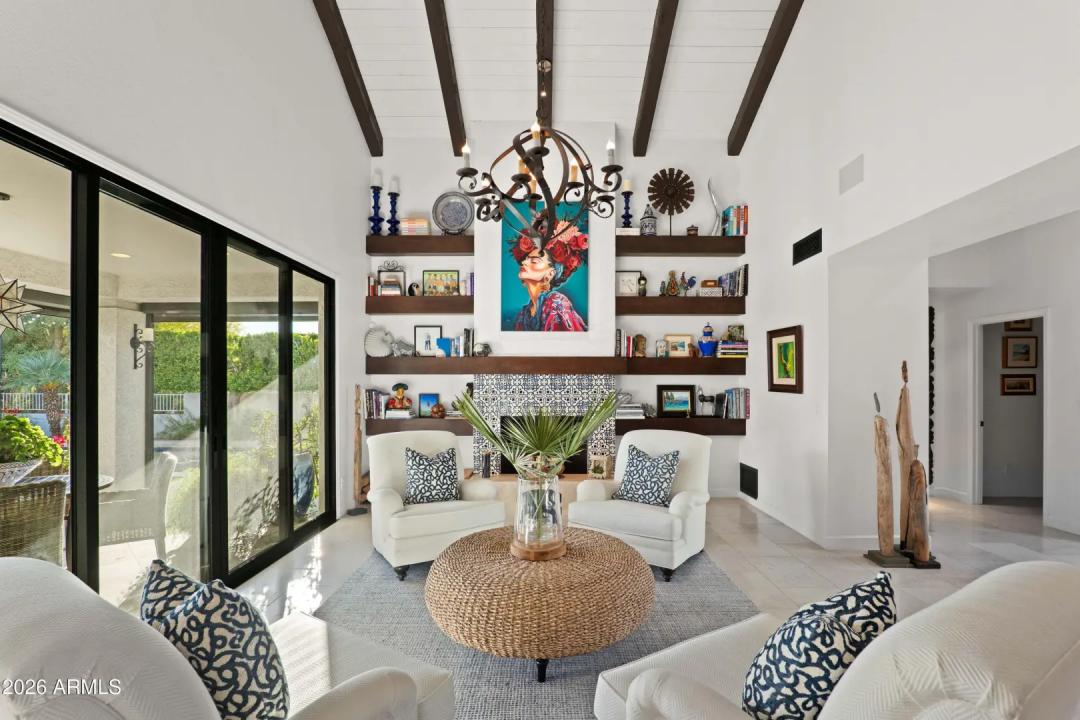 Real Estate Picture 5