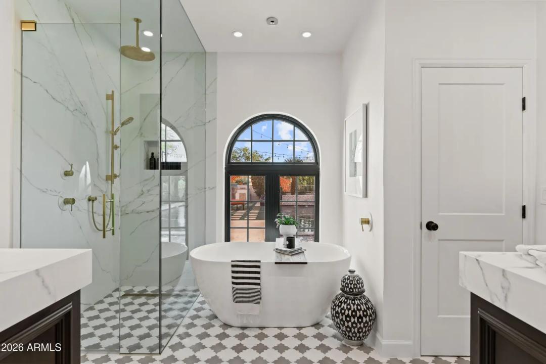 Real Estate Picture 23