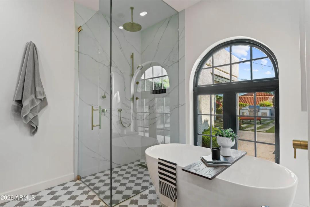 Real Estate Picture 24