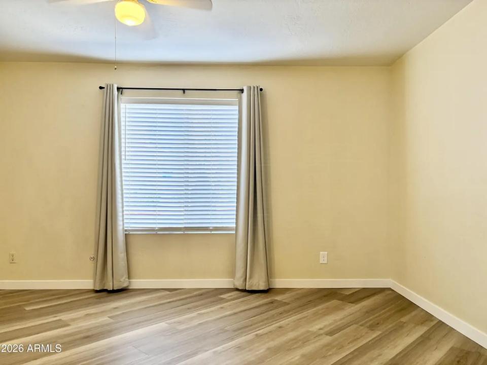 Real Estate Picture 18