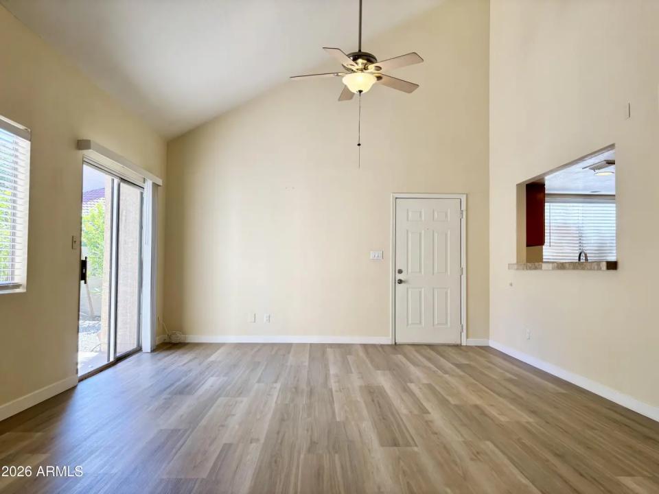 Real Estate Picture 8