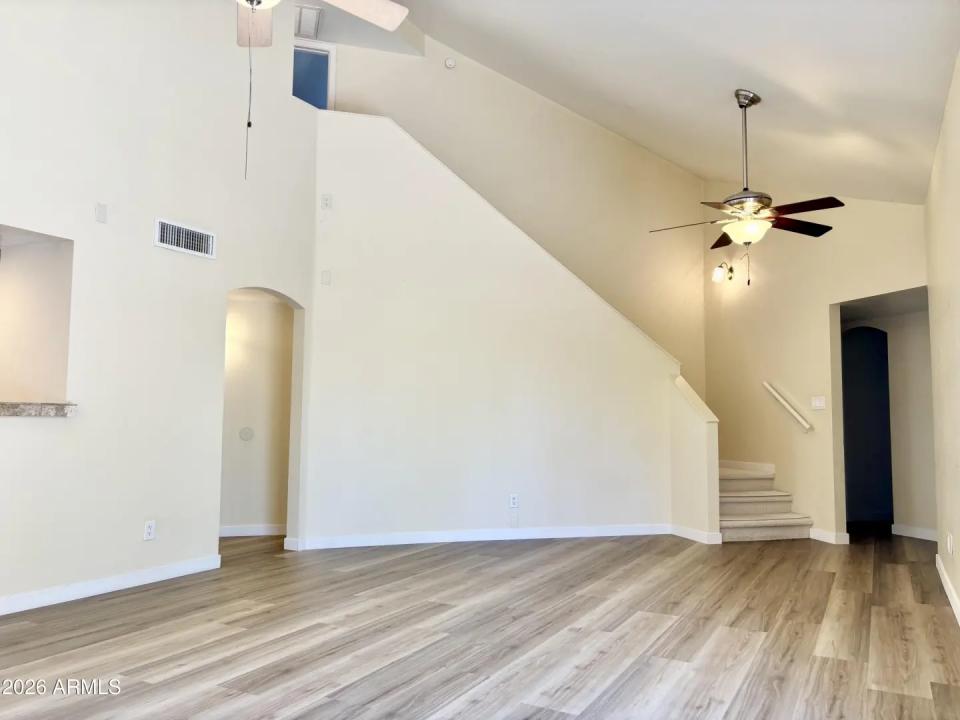 Real Estate Picture 12