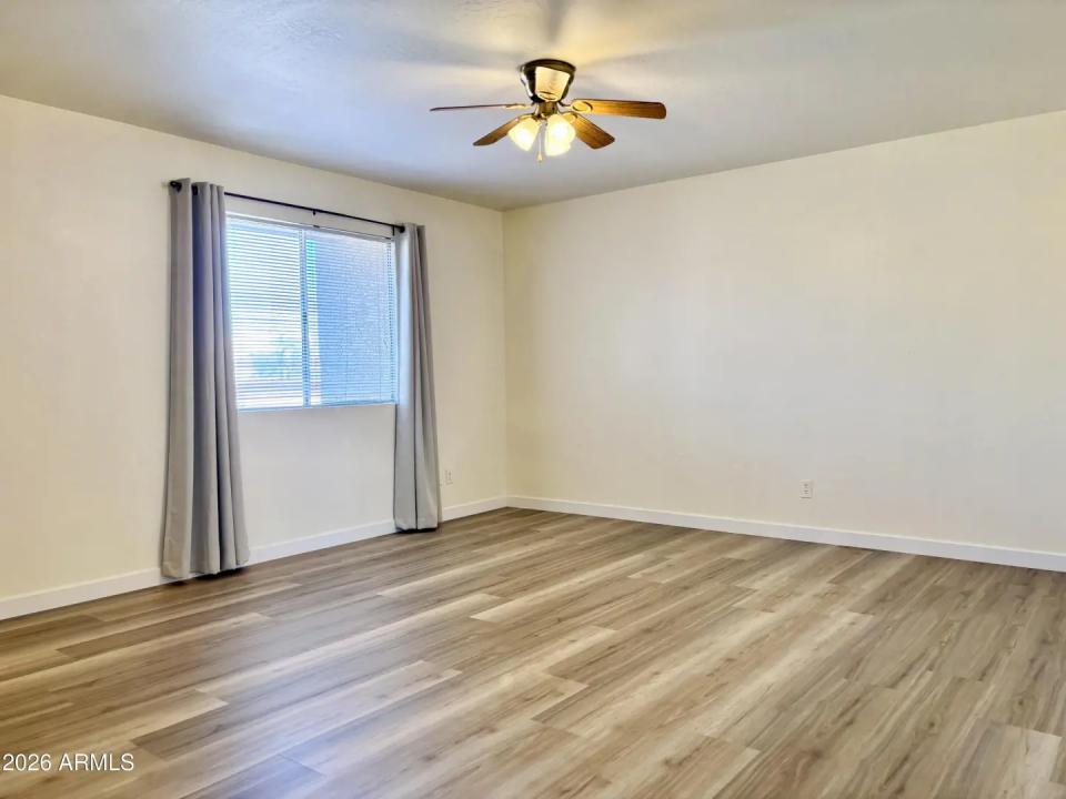 Real Estate Picture 13