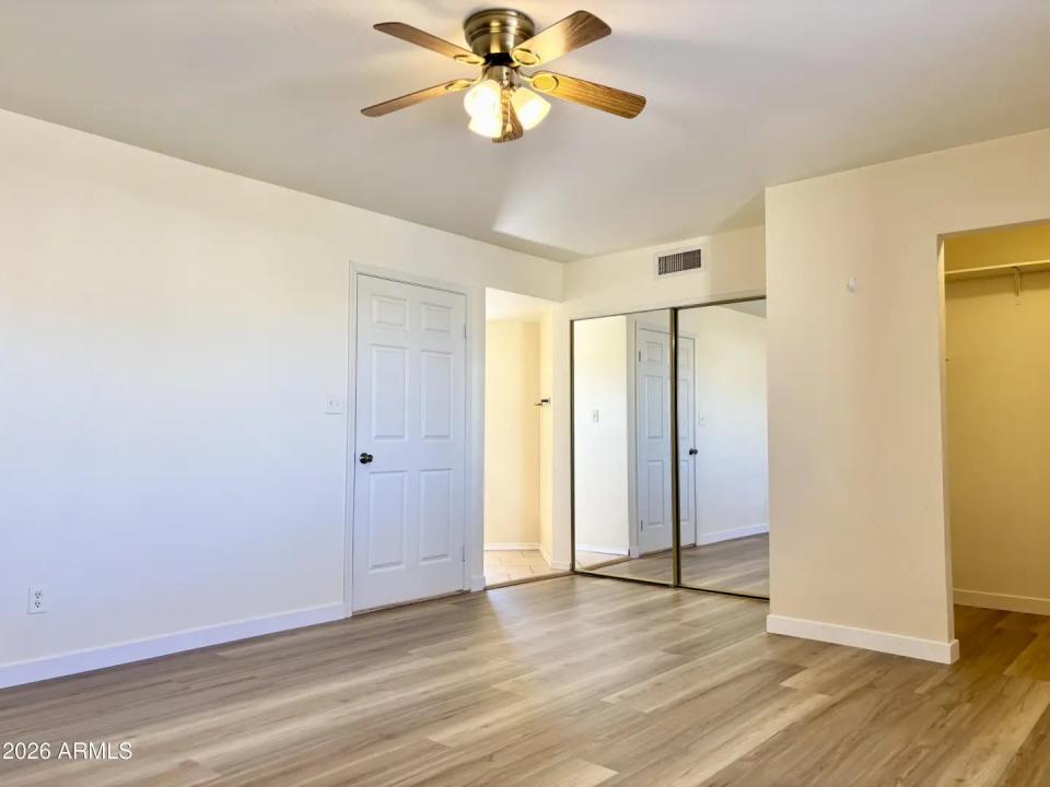 Real Estate Picture 14