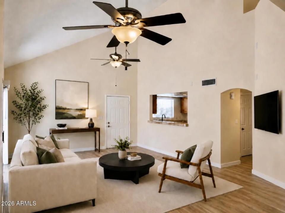 Real Estate Picture 5