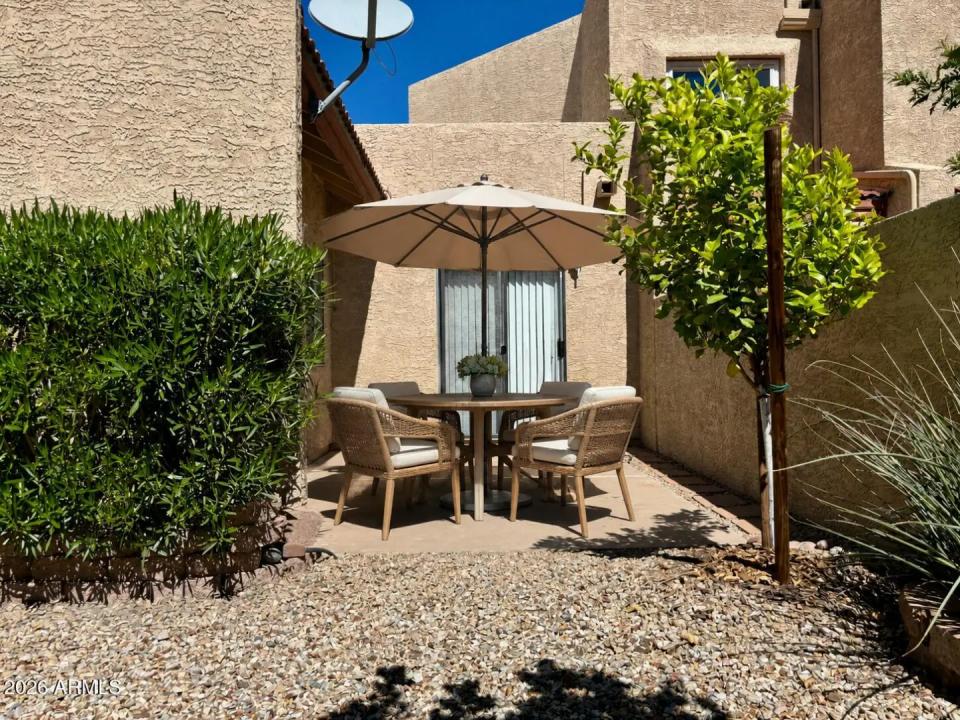 Real Estate Picture 4