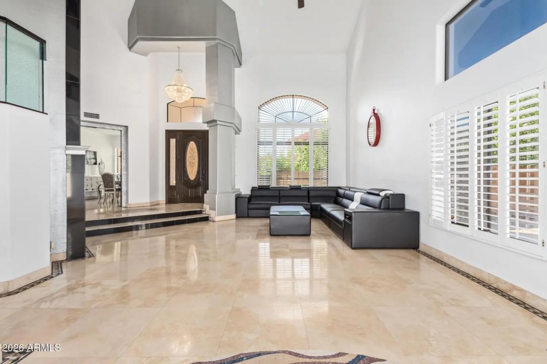 Real Estate Picture 4